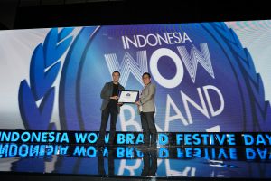 Read more about the article Kimia Farma Kembali Sabet Penghargaan Indonesia WOW Brand