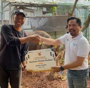 Read more about the article Kimia Farma Apotek Wujudkan Tanggung Jawab Sosial melalui Program Kurban 2025